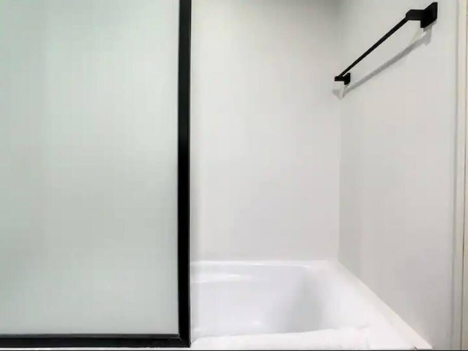 Luxury Modern Studio In Jlt With Amazing View & Rooftop Pool - Sleeps 3 Dubai Exterior foto